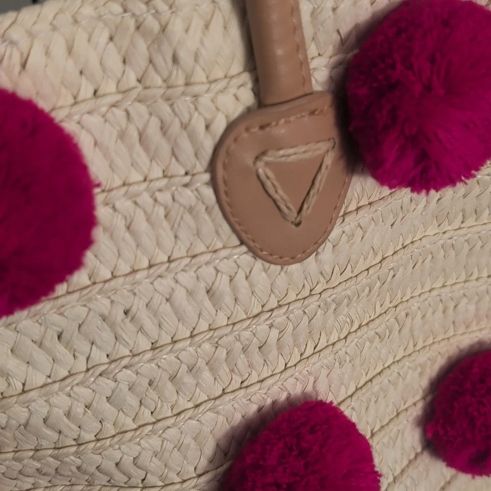 Woven Straw Bag - Picture 2 of 9